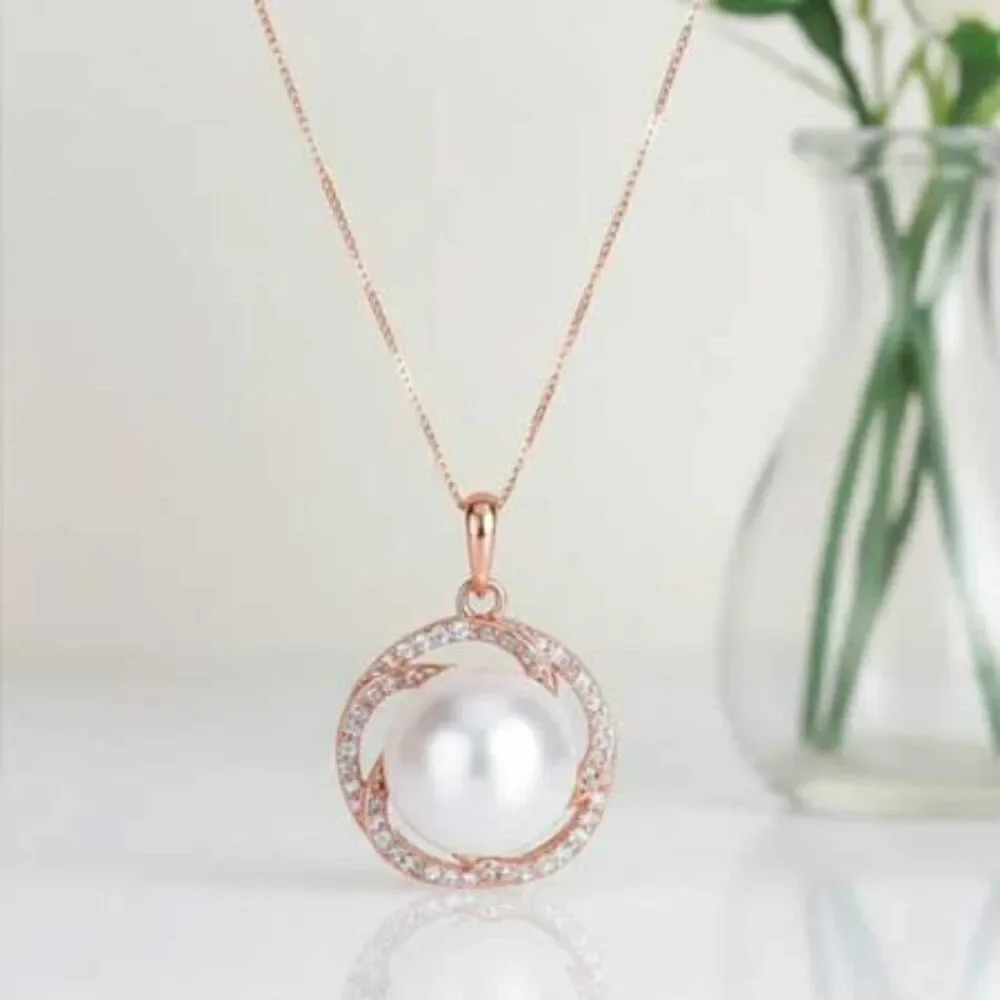 Ladies Elegant Rose Gold Pearl Necklace